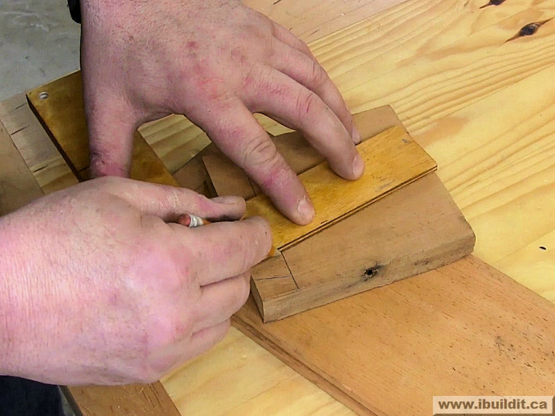 How To Make HandCut Dovetails IBUILDIT.CA